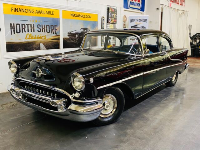 Oldsmobile Eighty-Eight 1955 image number 1