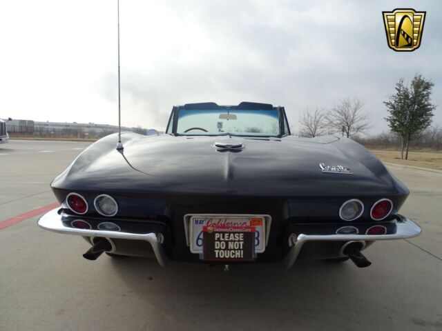 Chevrolet Corvette 1966 image number 12