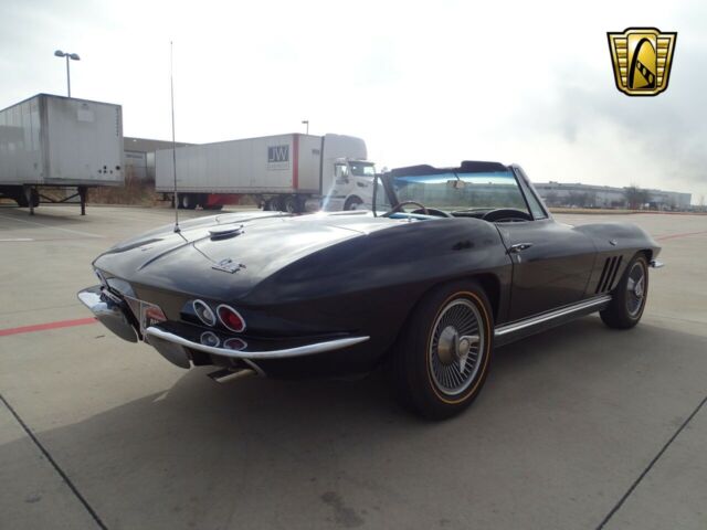 Chevrolet Corvette 1966 image number 15