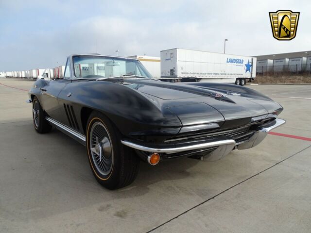 Chevrolet Corvette 1966 image number 21