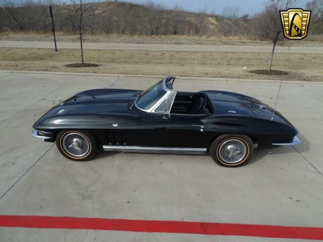 Chevrolet Corvette 1966 image number 29