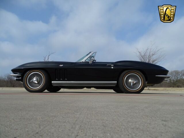 Chevrolet Corvette 1966 image number 31