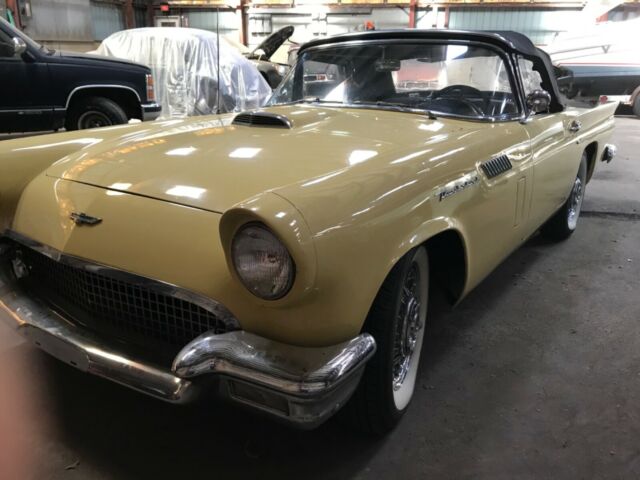 Ford Thunderbird 1957 image number 13