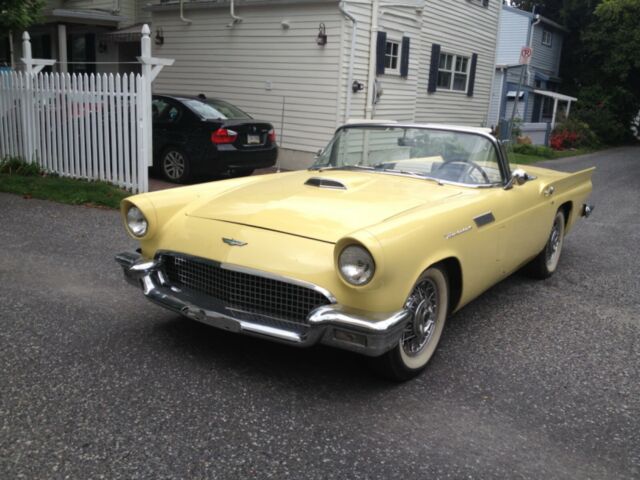 Ford Thunderbird 1957 image number 2