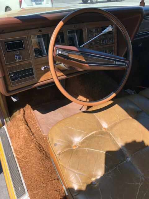 Lincoln Continental 1972 image number 0