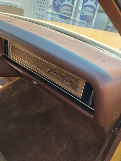 Lincoln Continental 1972 image number 5