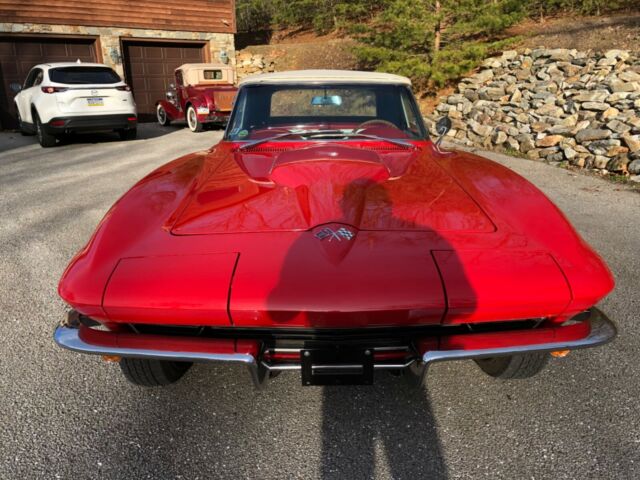 Chevrolet Corvette 1965 image number 1