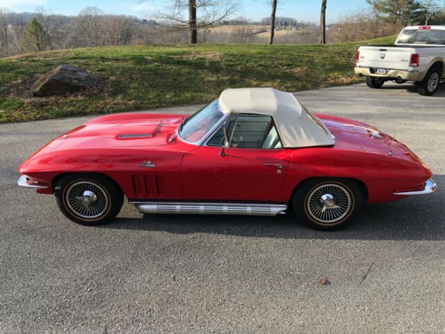 Chevrolet Corvette 1965 image number 2