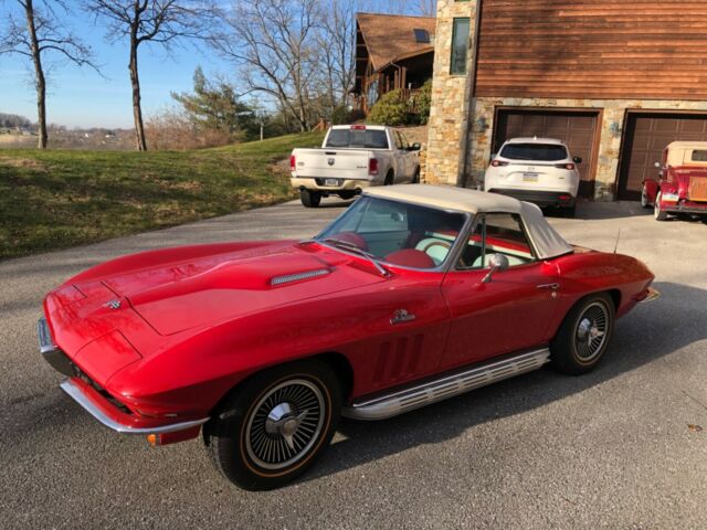 Chevrolet Corvette 1965 image number 29