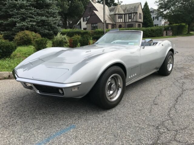 Chevrolet Corvette 1968 image number 0