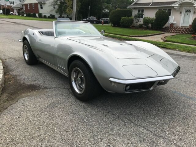 Chevrolet Corvette 1968 image number 30