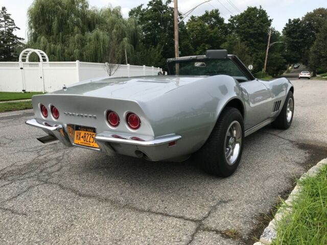 Chevrolet Corvette 1968 image number 31