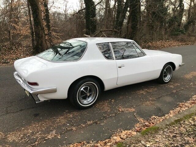 Studebaker Avanti 1970 image number 28