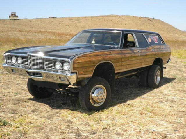 Ford Country Squire 1972 image number 14