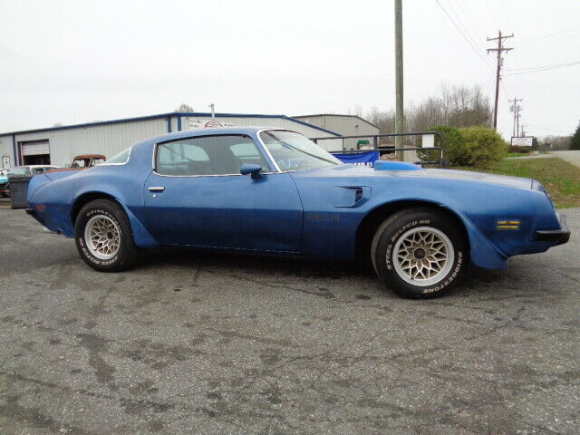 Pontiac Trans Am 1975 image number 0