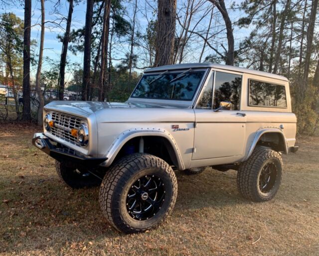 Ford Bronco 1977 image number 0