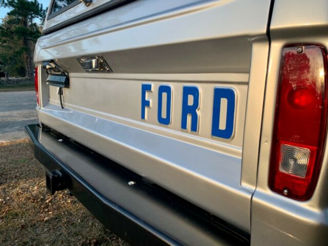 Ford Bronco 1977 image number 2