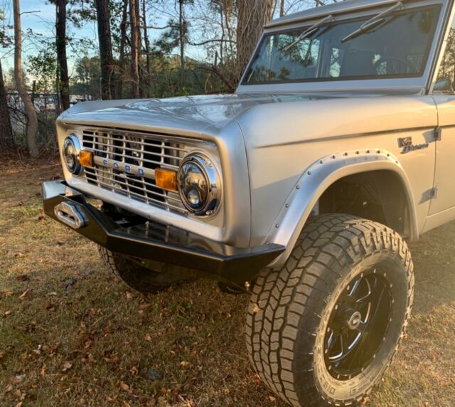 Ford Bronco 1977 image number 28