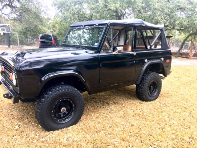 Ford Bronco 1975 image number 1