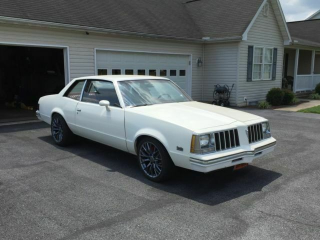 Pontiac Grand Am 1979 image number 1