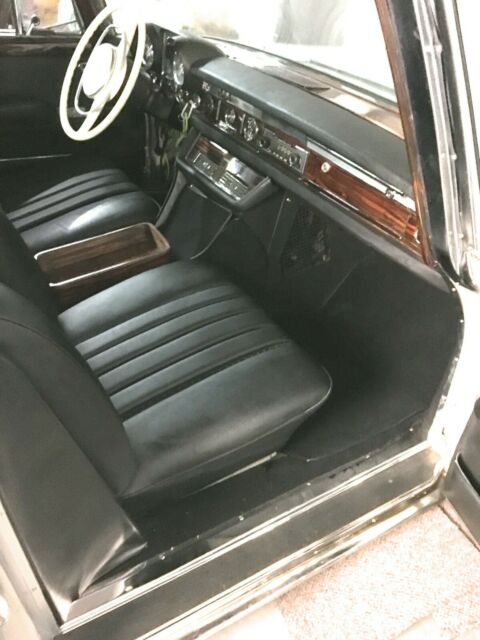 Mercedes-Benz 600-Series 1971 image number 45