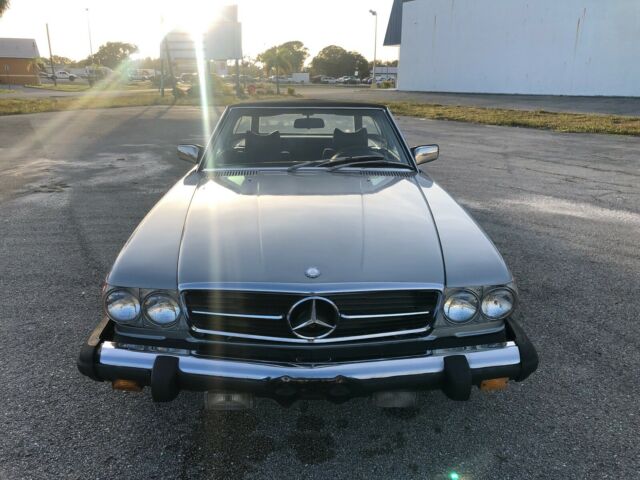 Mercedes-Benz SL-Class 1979 image number 2