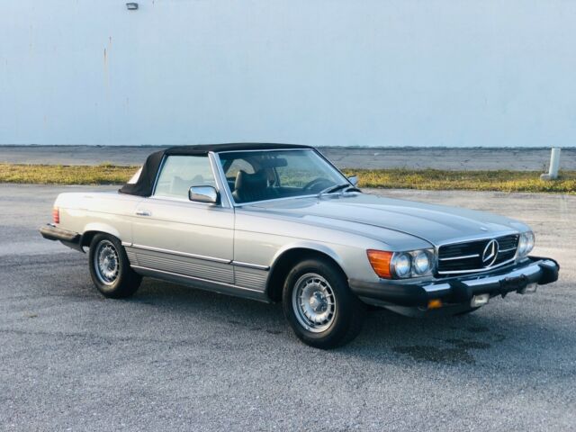 Mercedes-Benz SL-Class 1979 image number 27