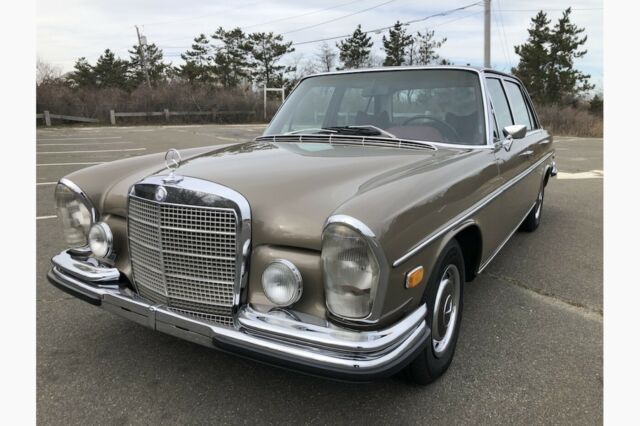 Mercedes-Benz 300-Series 1971 image number 36