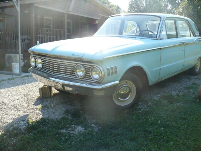 Mercury Comet 1961 image number 0