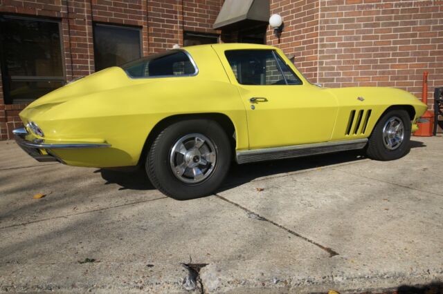 Chevrolet Corvette 1966 image number 30