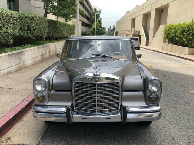 Mercedes-Benz 600-Series 1965 image number 17