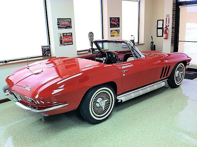 Chevrolet Corvette 1965 image number 0