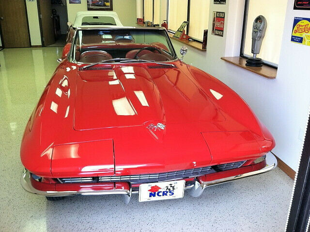 Chevrolet Corvette 1965 image number 27