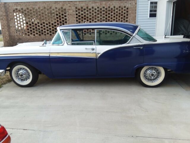 Ford Fairlane 1957 image number 14