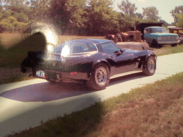 Chevrolet Corvette 1979 image number 1