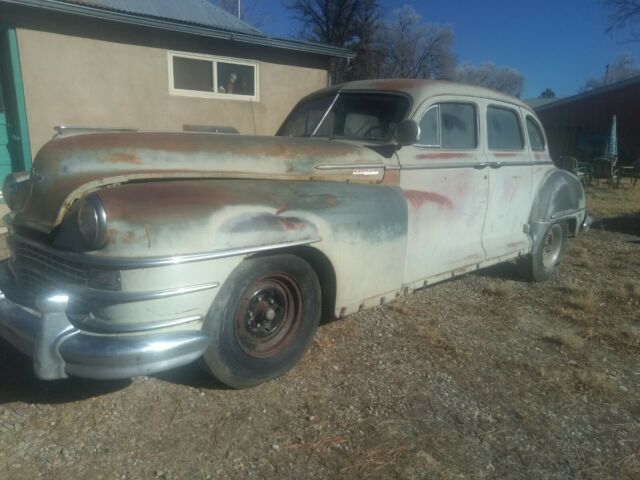 Chrysler Sedan 1948 image number 2