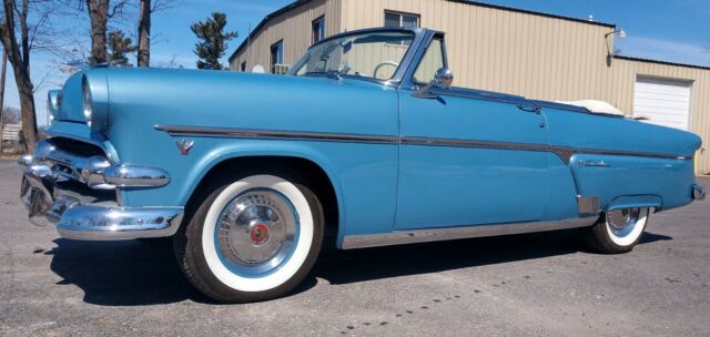 Ford Sunliner Crestline Convertible 1954 image number 0