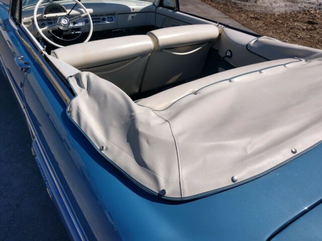 Ford Sunliner Crestline Convertible 1954 image number 29