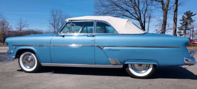 Ford Sunliner Crestline Convertible 1954 image number 33