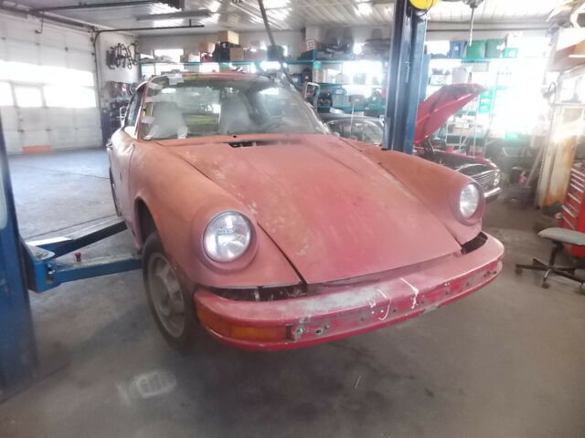 Porsche 911 1972 image number 24