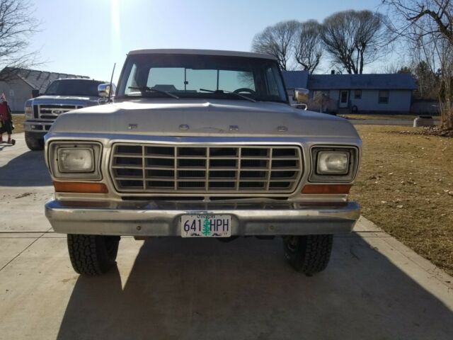 Ford F-350 1979 image number 2