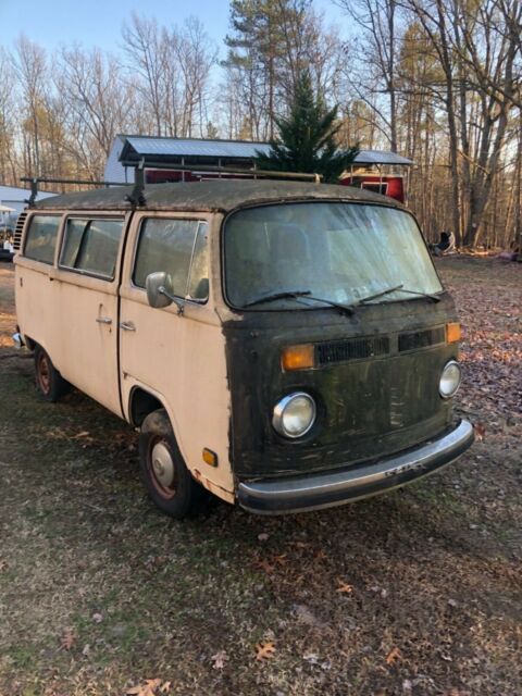 Volkswagen Bus/Vanagon 1971 image number 13