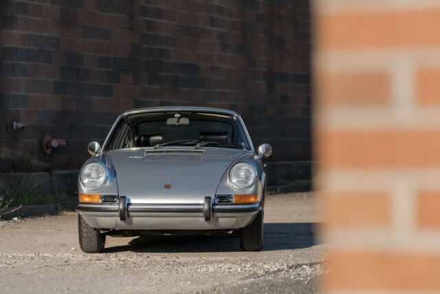 Porsche 911 1970 image number 25