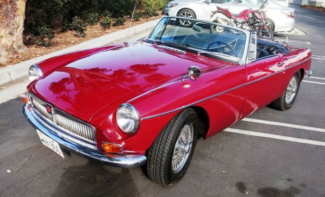 MG MGB 1966 image number 0