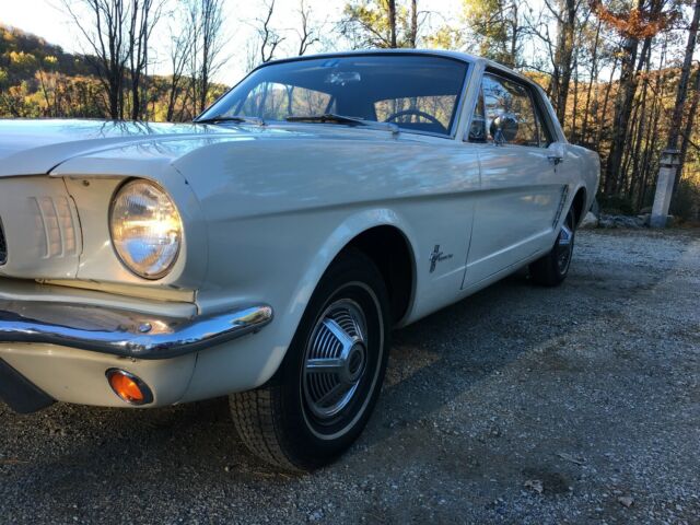 Ford Mustang 1966 image number 25