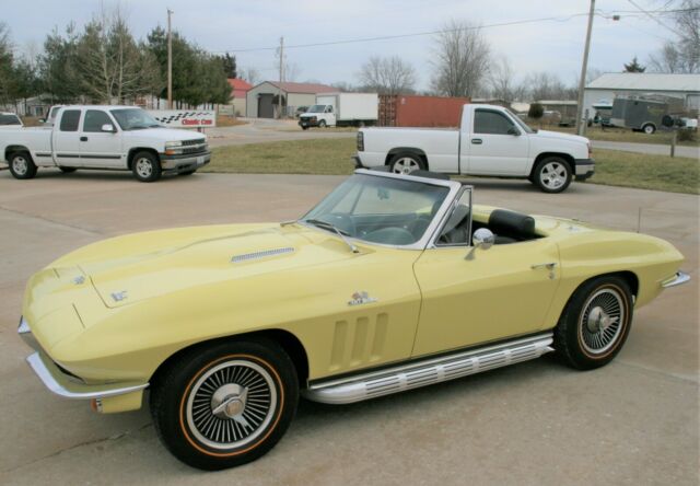 Chevrolet Corvette 1966 image number 11