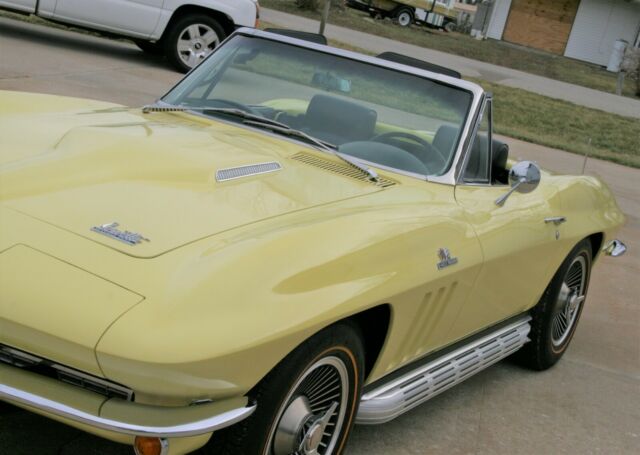 Chevrolet Corvette 1966 image number 13