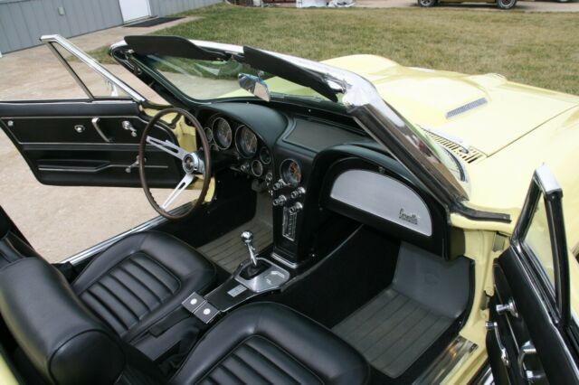 Chevrolet Corvette 1966 image number 18