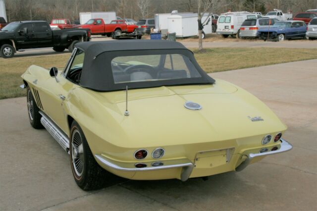 Chevrolet Corvette 1966 image number 30