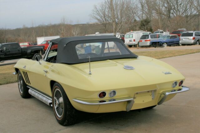 Chevrolet Corvette 1966 image number 31